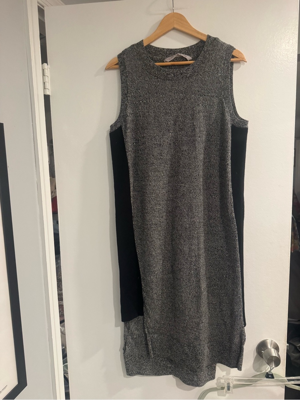 Athleta Charcoal Gray Black Colorblock Sleeveless Knit Shift Dress medium